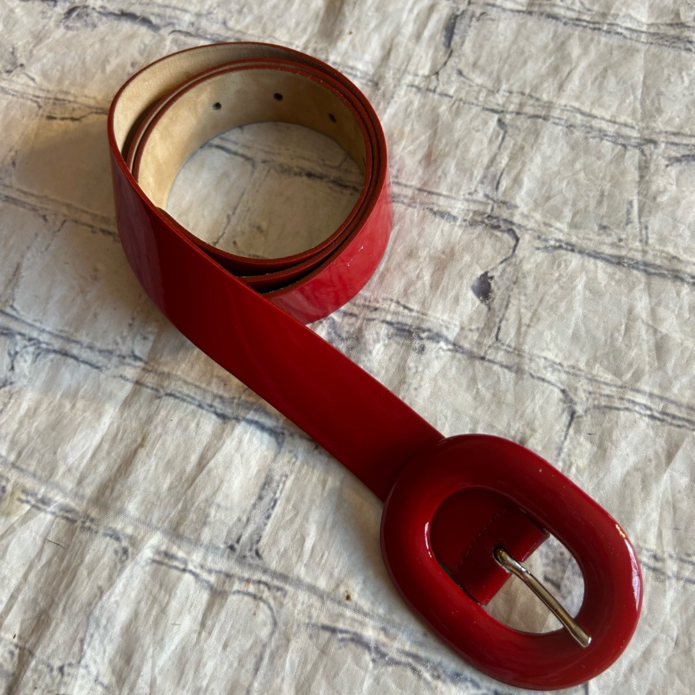 HYDE COLLECTION (37008) RED PATENT WITH COVERED BUCKLE WOMEN’S BELT SIZE MEDIUM